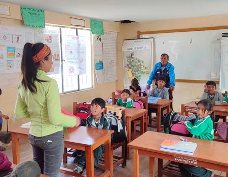 [Bolivia] Conciencia ambiental con infantes de la comunidad UNA